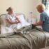Как сменить постельное белье у неподвижного пациента спокойно и аккуратно
